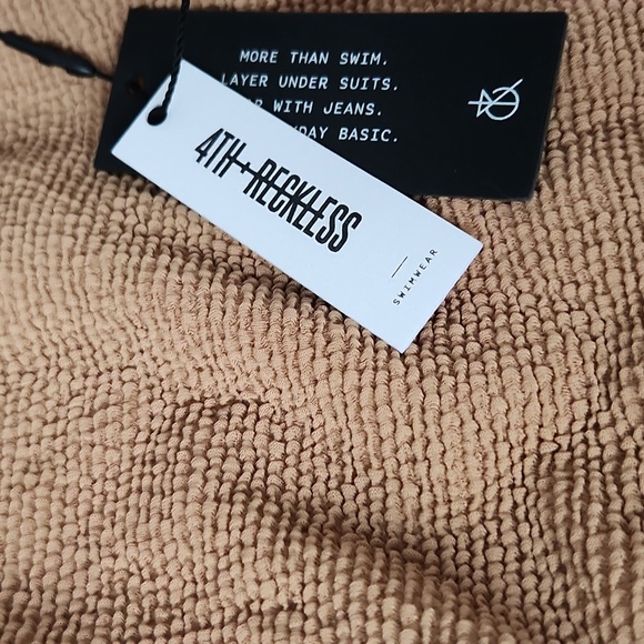 One piece swimsuit - Picture 3 of 3